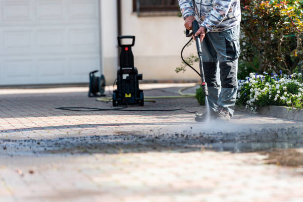 Why Choose Our Certified Pressure Washing Experts for Your Project Needs in Weedpatch, CA?